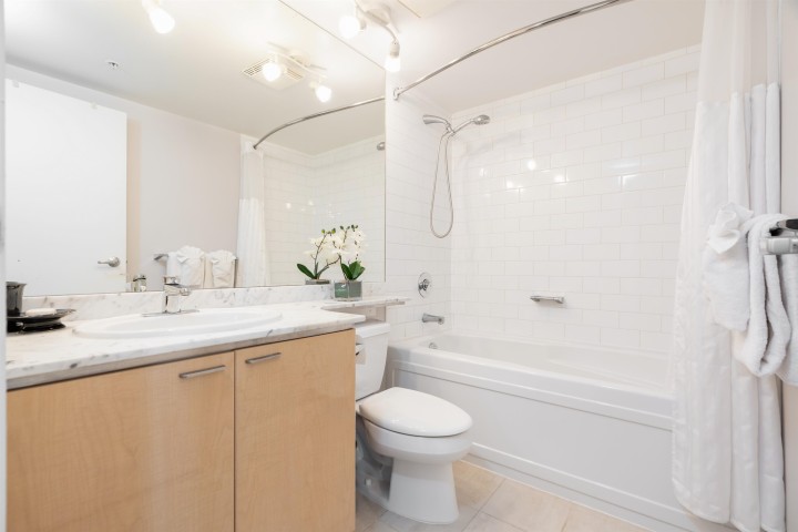 Photo 14 at 1505 - 1200 W Georgia Street, West End VW, Vancouver West