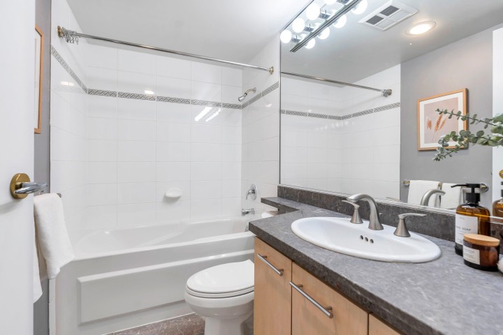 Photo 19 at 8A - 199 Drake Street, Yaletown, Vancouver West