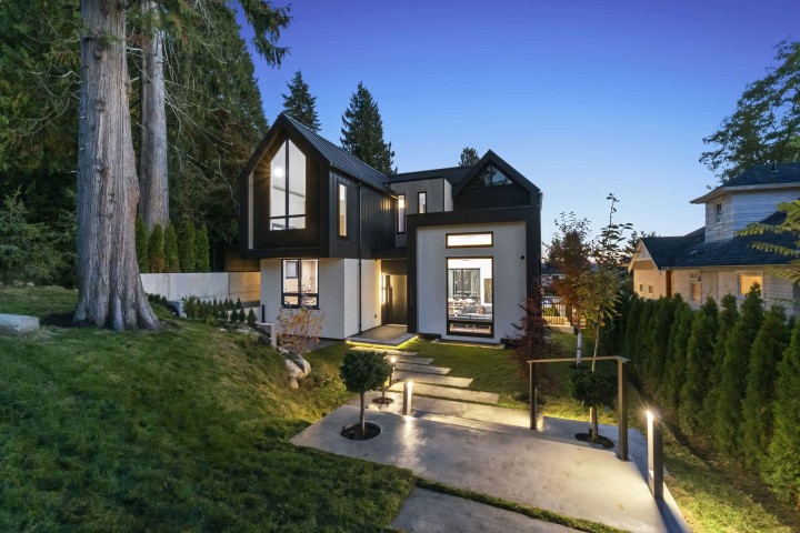 Photo 2 at 1066 Fulton Avenue, Sentinel Hill, West Vancouver