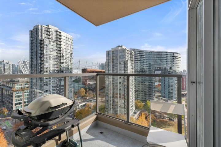 Photo 3 at 1902 - 989 Beatty Street, Yaletown, Vancouver West