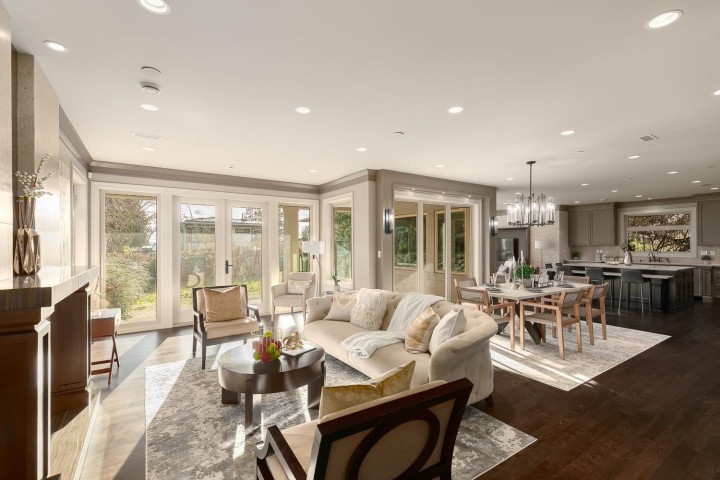 Photo 7 at 2566 Marine Drive, Dundarave, West Vancouver