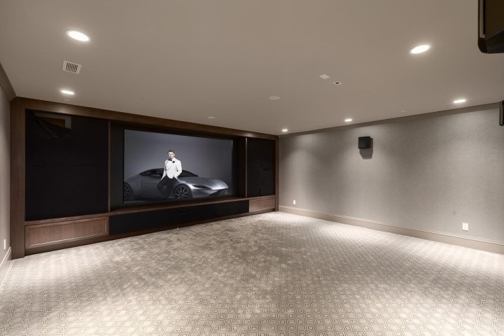 Photo 32 at 2566 Marine Drive, Dundarave, West Vancouver