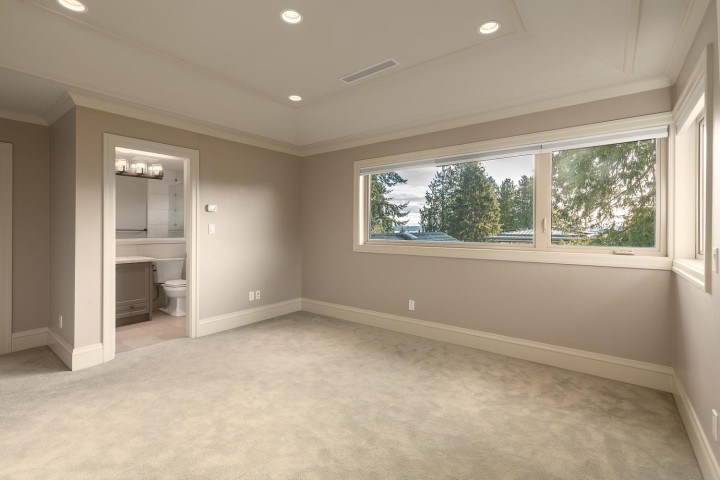 Photo 28 at 2566 Marine Drive, Dundarave, West Vancouver