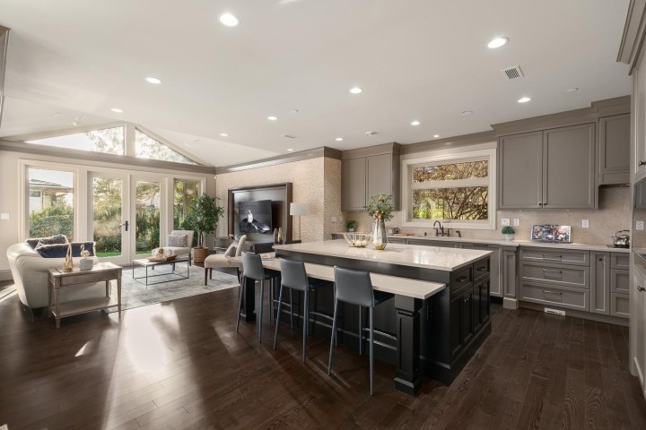 Photo 14 at 2566 Marine Drive, Dundarave, West Vancouver