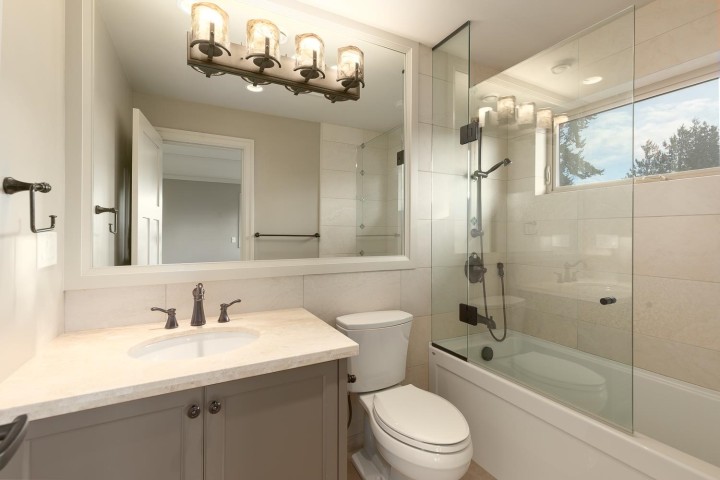 Photo 29 at 2566 Marine Drive, Dundarave, West Vancouver