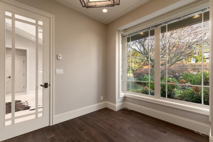 Photo 4 at 2566 Marine Drive, Dundarave, West Vancouver