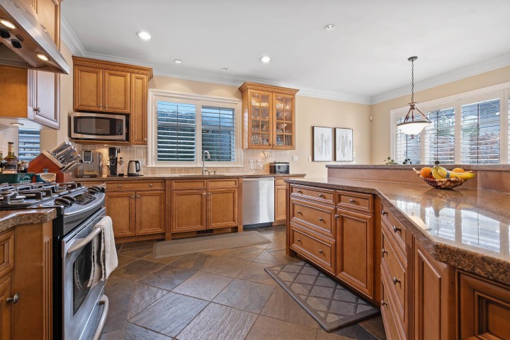 Photo 8 at 938 Kings Avenue, Sentinel Hill, West Vancouver