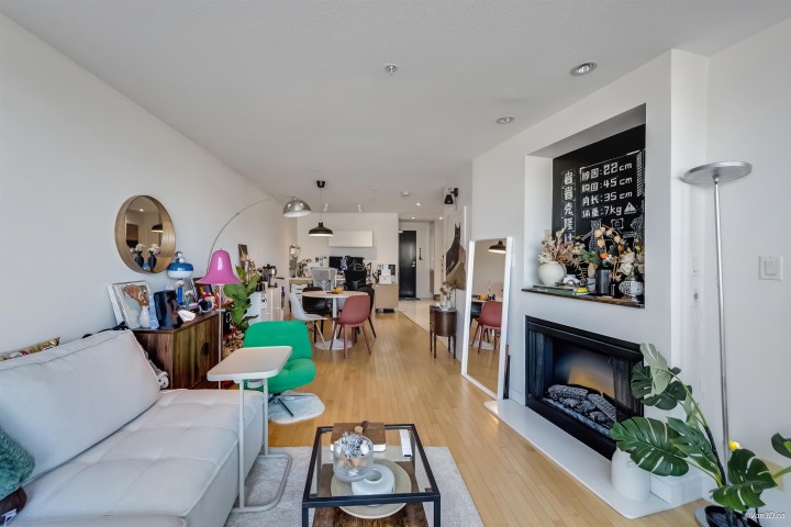 Photo 7 at 304 - 2525 Blenheim Street, Kitsilano, Vancouver West