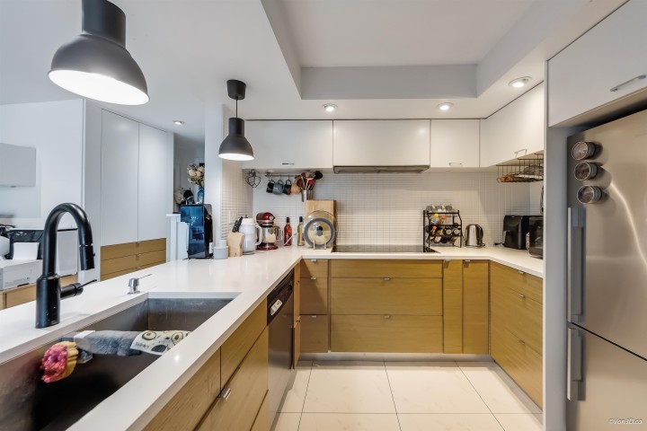 Photo 5 at 304 - 2525 Blenheim Street, Kitsilano, Vancouver West