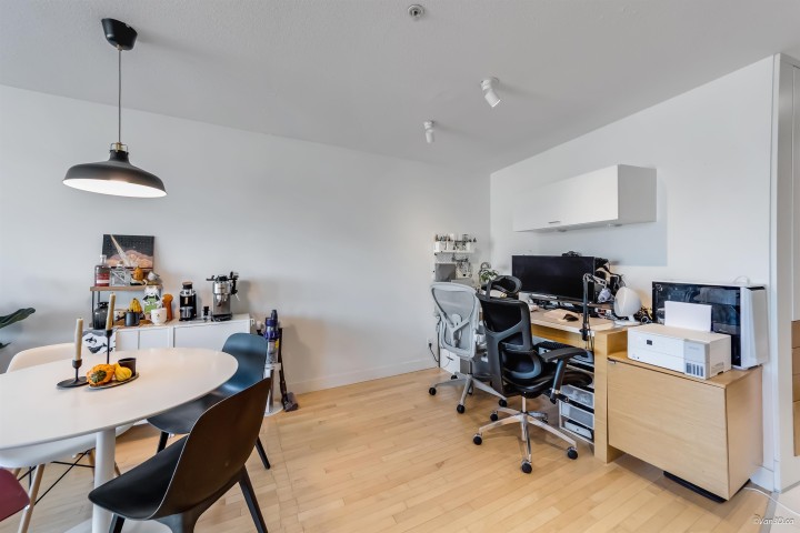 Photo 9 at 304 - 2525 Blenheim Street, Kitsilano, Vancouver West