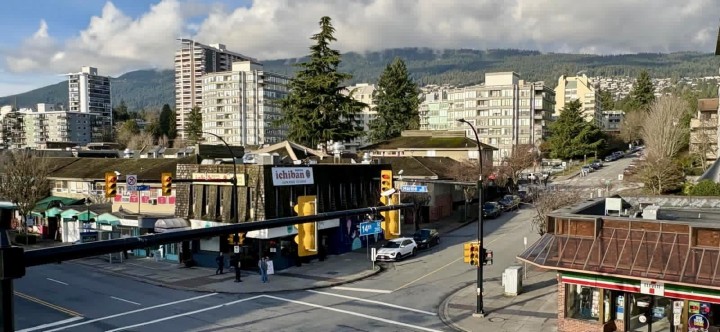 Photo 6 at 209 - 1355 Bellevue Avenue, Ambleside, West Vancouver