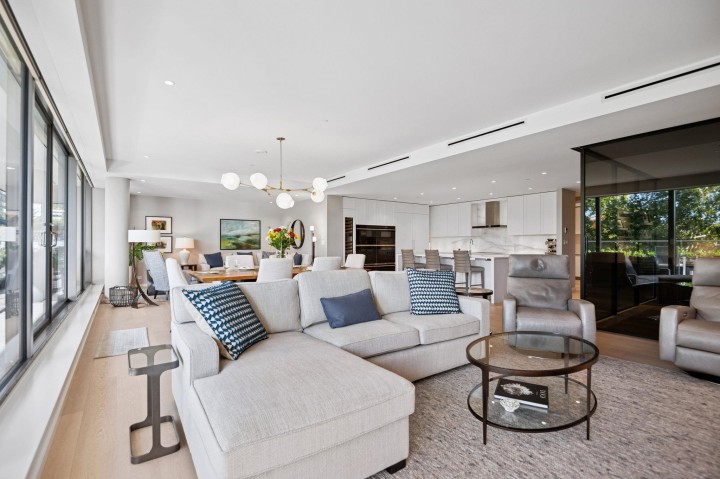 Photo 12 at 209 - 1355 Bellevue Avenue, Ambleside, West Vancouver