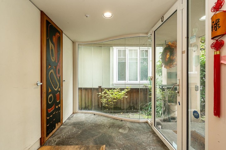 Photo 4 at 2443 W 47th Avenue, Kerrisdale, Vancouver West