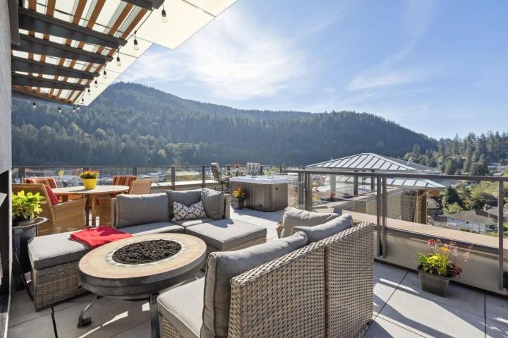 Photo 1 at 703 - 6687 Nelson Avenue, Horseshoe Bay WV, West Vancouver