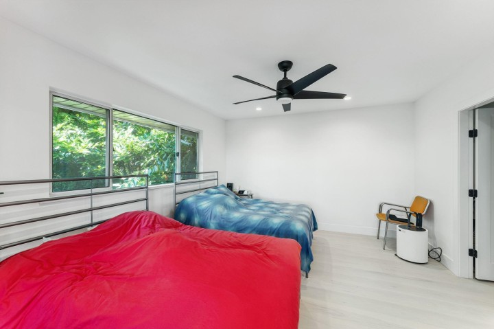 Photo 16 at 1725 Rosebery Avenue, Queens, West Vancouver