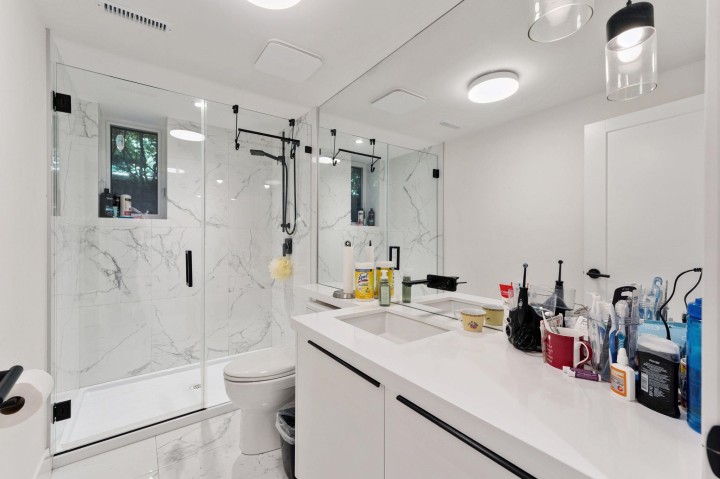 Photo 26 at 1725 Rosebery Avenue, Queens, West Vancouver