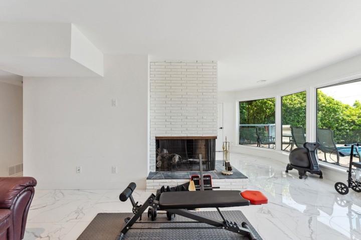 Photo 22 at 1725 Rosebery Avenue, Queens, West Vancouver