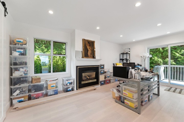 Photo 9 at 1725 Rosebery Avenue, Queens, West Vancouver