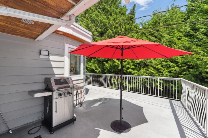 Photo 15 at 1725 Rosebery Avenue, Queens, West Vancouver