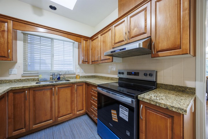 Photo 10 at 4774 Knight Street, Knight, Vancouver East