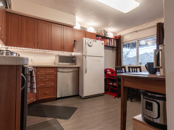 Photo 6 at 4458 Skeena Street, Renfrew Heights, Vancouver East