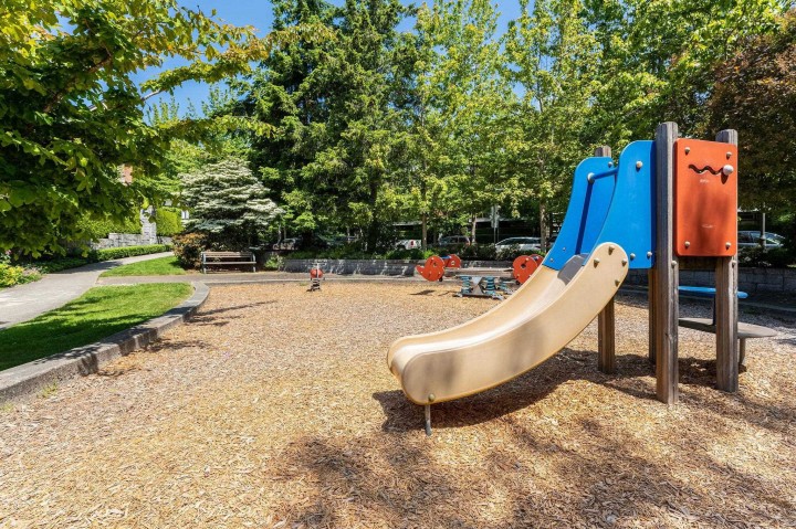 Photo 22 at 406 - 6328 Larkin Drive, University VW, Vancouver West