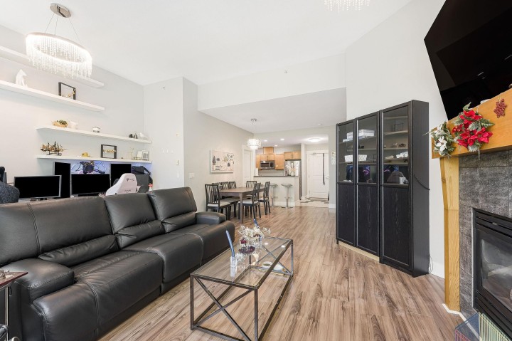 Photo 4 at 406 - 6328 Larkin Drive, University VW, Vancouver West