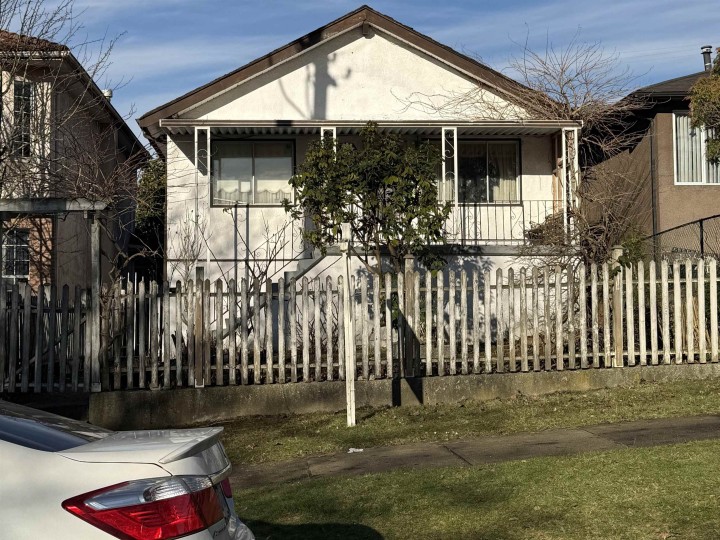 Photo 1 at 3409 E Pender Street, Renfrew VE, Vancouver East