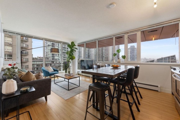 Photo 2 at 609 - 1325 Rolston Street, Downtown VW, Vancouver West