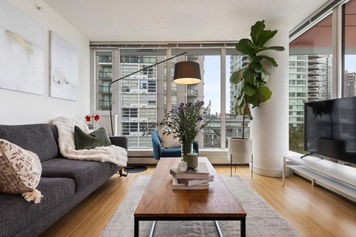 Photo 6 at 609 - 1325 Rolston Street, Downtown VW, Vancouver West