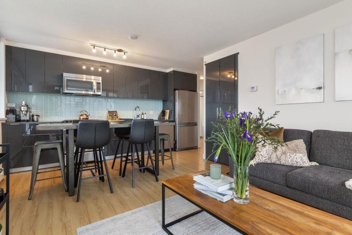 Photo 5 at 609 - 1325 Rolston Street, Downtown VW, Vancouver West