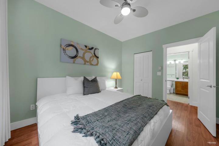 Photo 9 at 1305 - 4655 Valley Drive, Quilchena, Vancouver West