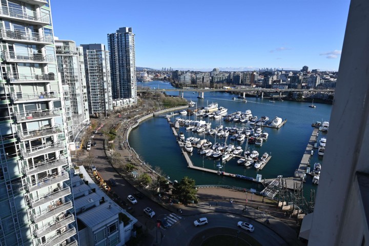 Photo 4 at 2002 - 1201 Marinaside Crescent, Yaletown, Vancouver West