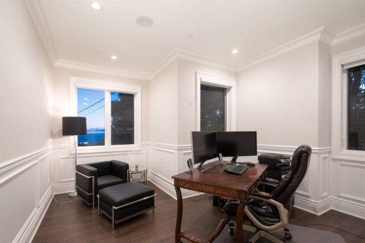 Photo 17 at 4135 Burkehill Place, Bayridge, West Vancouver