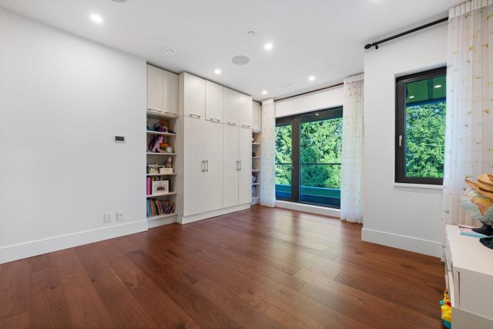 Photo 27 at 558 Glenross Road, Glenmore, West Vancouver