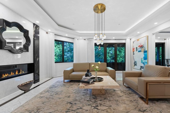 Photo 6 at 558 Glenross Road, Glenmore, West Vancouver