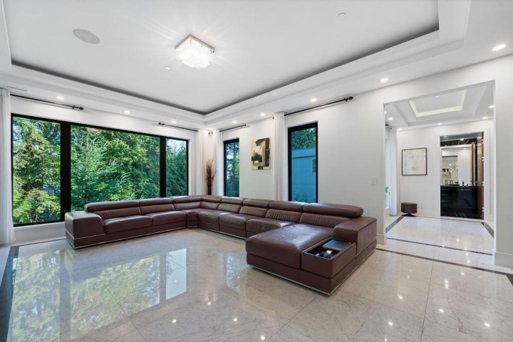 Photo 18 at 558 Glenross Road, Glenmore, West Vancouver