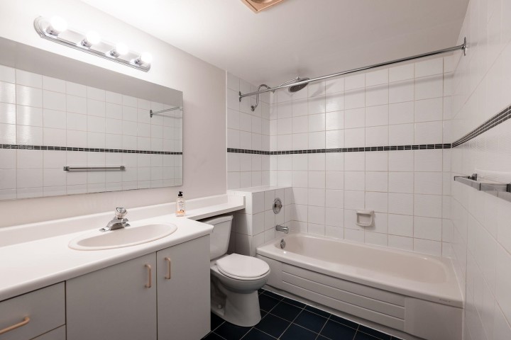 Photo 20 at 403 - 1147 Nelson Street, West End VW, Vancouver West