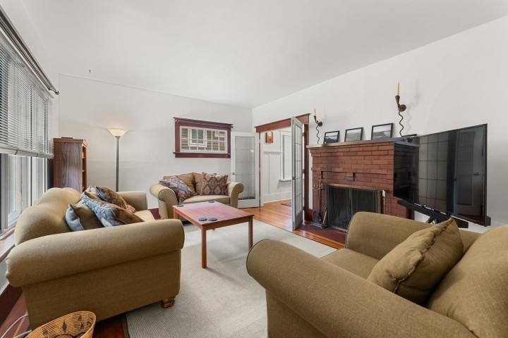 Photo 1 at 2980 W 8th Avenue, Kitsilano, Vancouver West