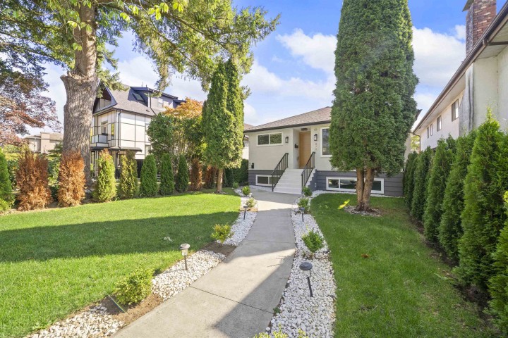 Photo 2 at 870 W 59th Avenue, Marpole, Vancouver West