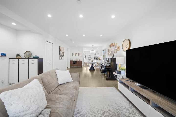 Photo 7 at 870 W 59th Avenue, Marpole, Vancouver West