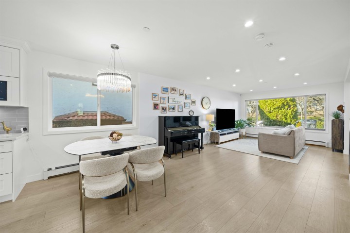 Photo 3 at 870 W 59th Avenue, Marpole, Vancouver West