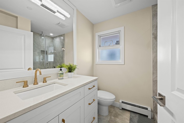 Photo 19 at 870 W 59th Avenue, Marpole, Vancouver West