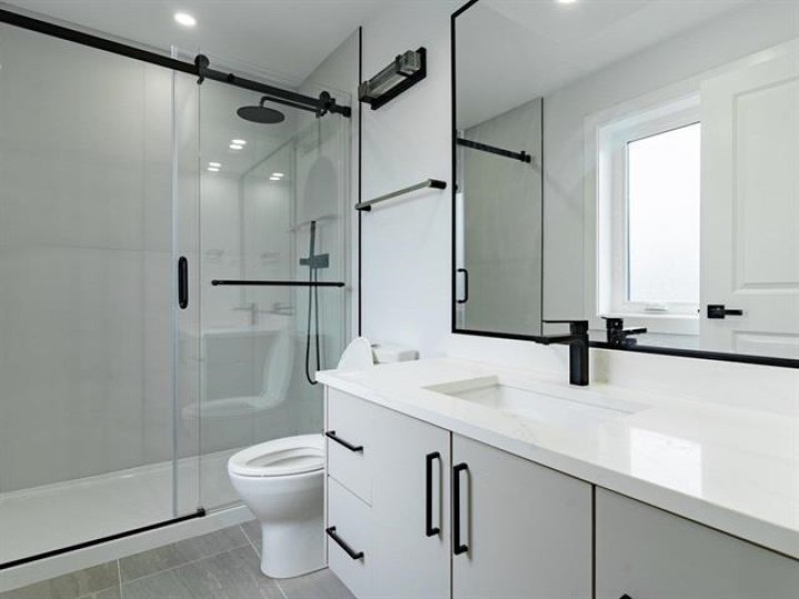 Photo 11 at 5092 Clarendon Street, Collingwood VE, Vancouver East