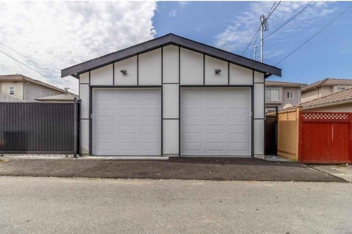 Photo 4 at 5092 Clarendon Street, Collingwood VE, Vancouver East