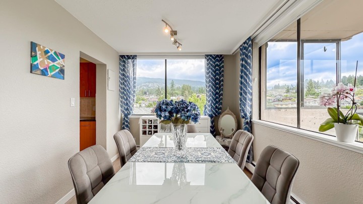 Photo 6 at 605 - 555 13th Street, Ambleside, West Vancouver