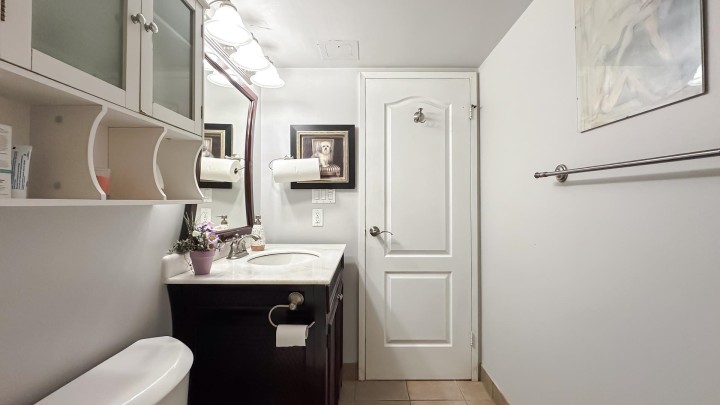 Photo 17 at 605 - 555 13th Street, Ambleside, West Vancouver