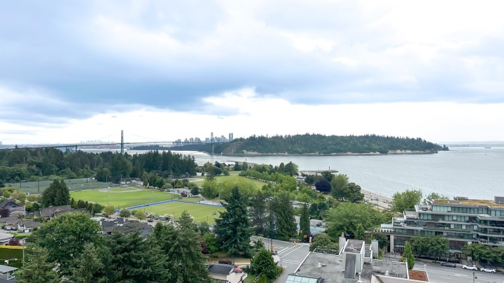 Photo 20 at 605 - 555 13th Street, Ambleside, West Vancouver