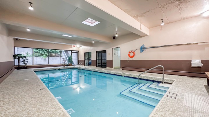 Photo 24 at 605 - 555 13th Street, Ambleside, West Vancouver