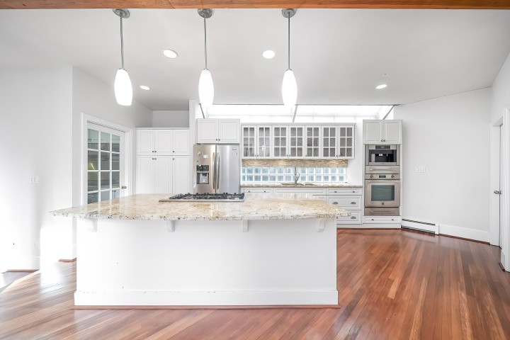 Photo 13 at 992 3rd Street, Cedardale, West Vancouver